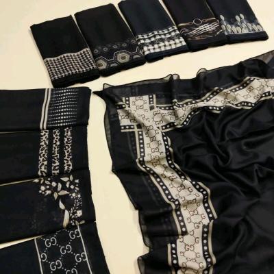 روسری مشکی دور حاشیه حریر شیشه ایی