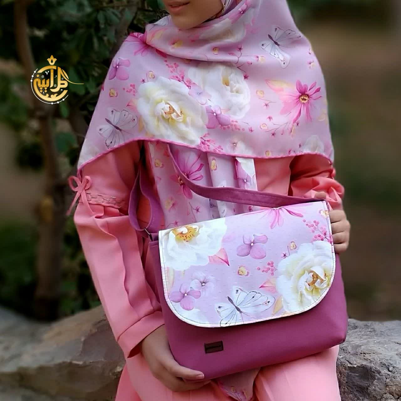 ست بسیار زیبای کیف و روسری نخی قواره 130مدل پریناز 