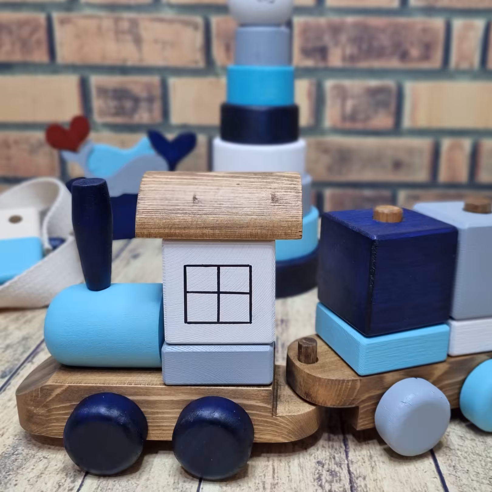 قطار چوبی  /چوب روس /50 سانتی متر  3 واگن با 15 قطعه جدا شونده 