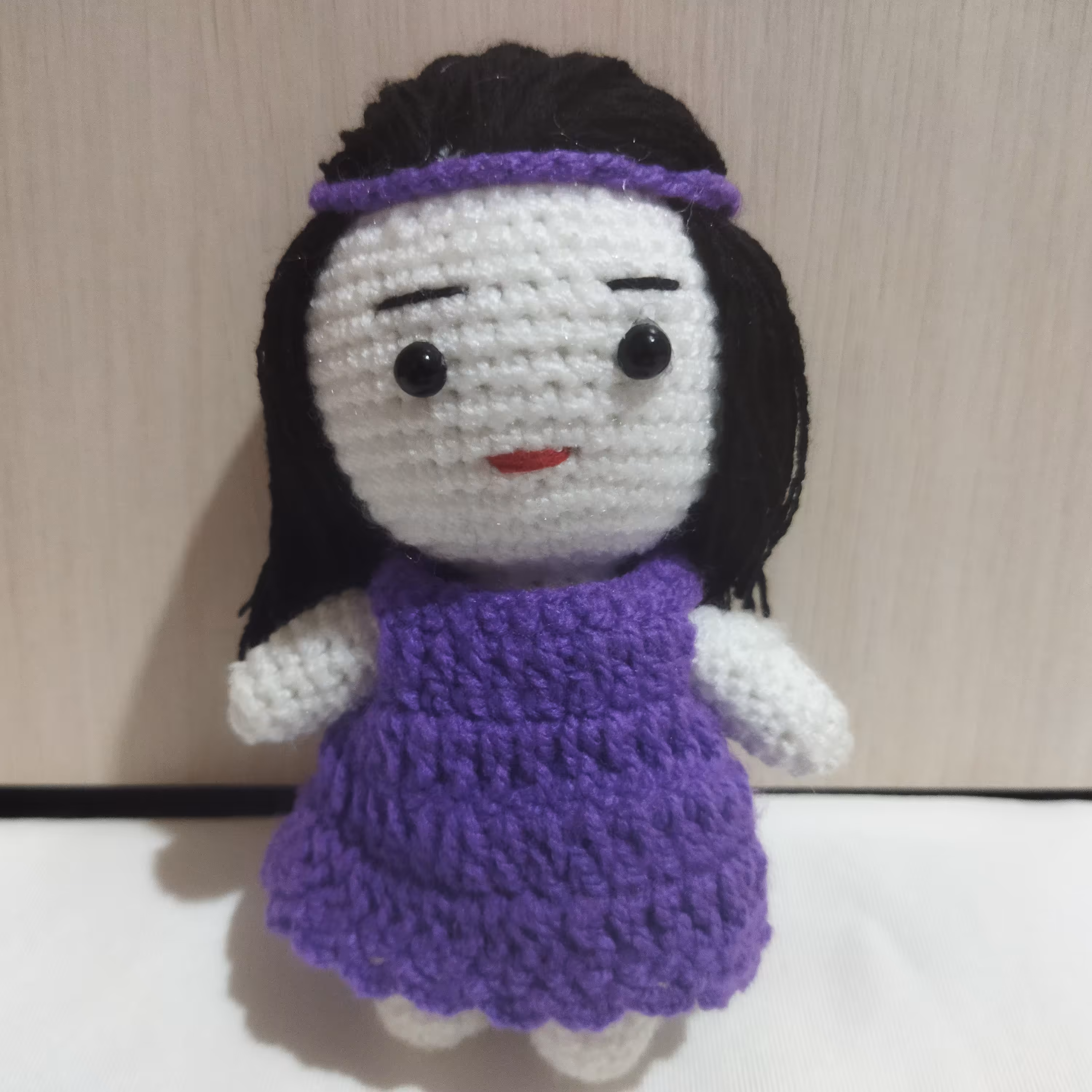 عروسک بافتنی دختر هپلی (آویز کیف) قلاب بافی (دست بافت)