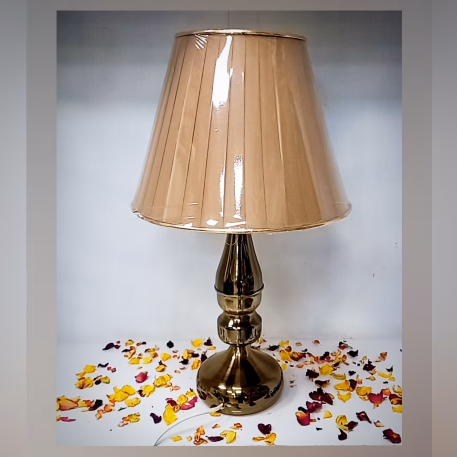 آباژور  رو میزی شیک