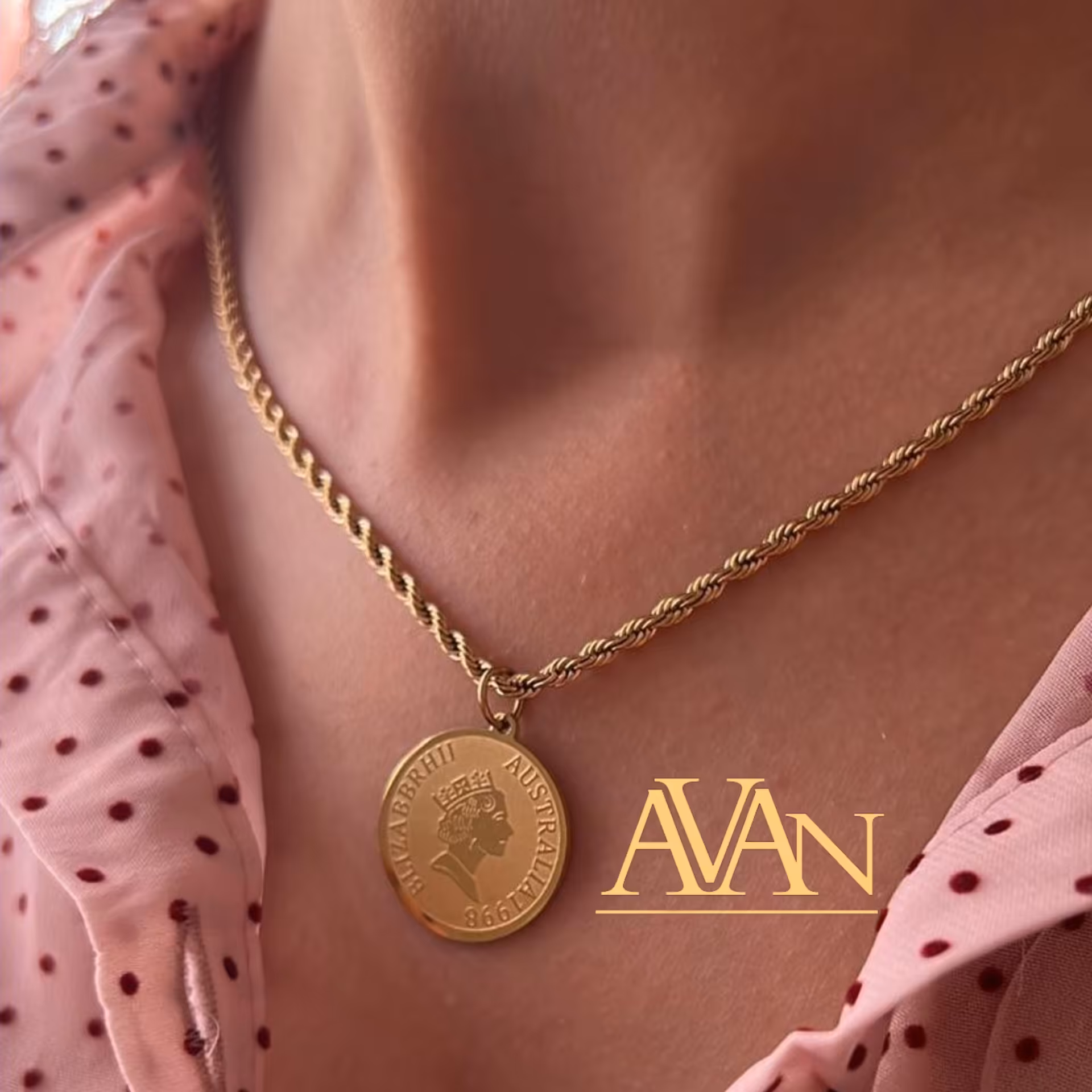 گردنبند الیزابت با زنجیر  طنابی جنس استیل باضمانت 