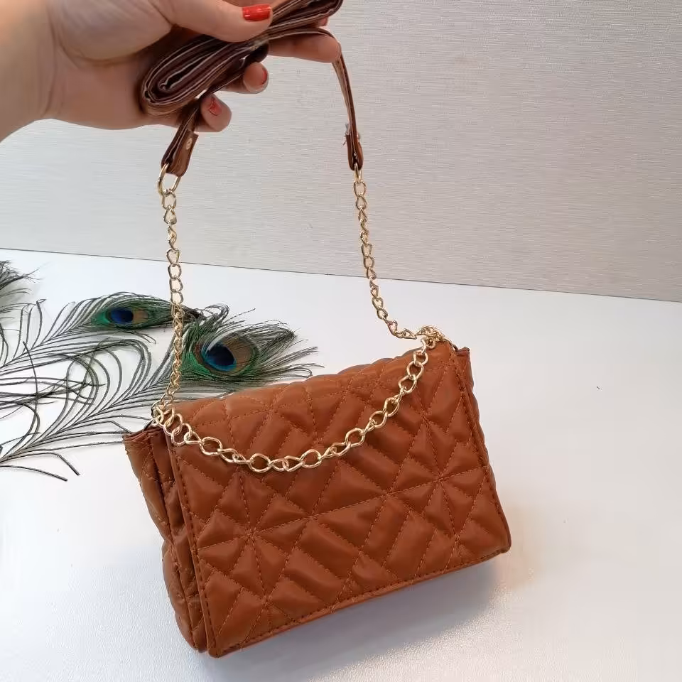 طرح دوخت قهوه‌ای