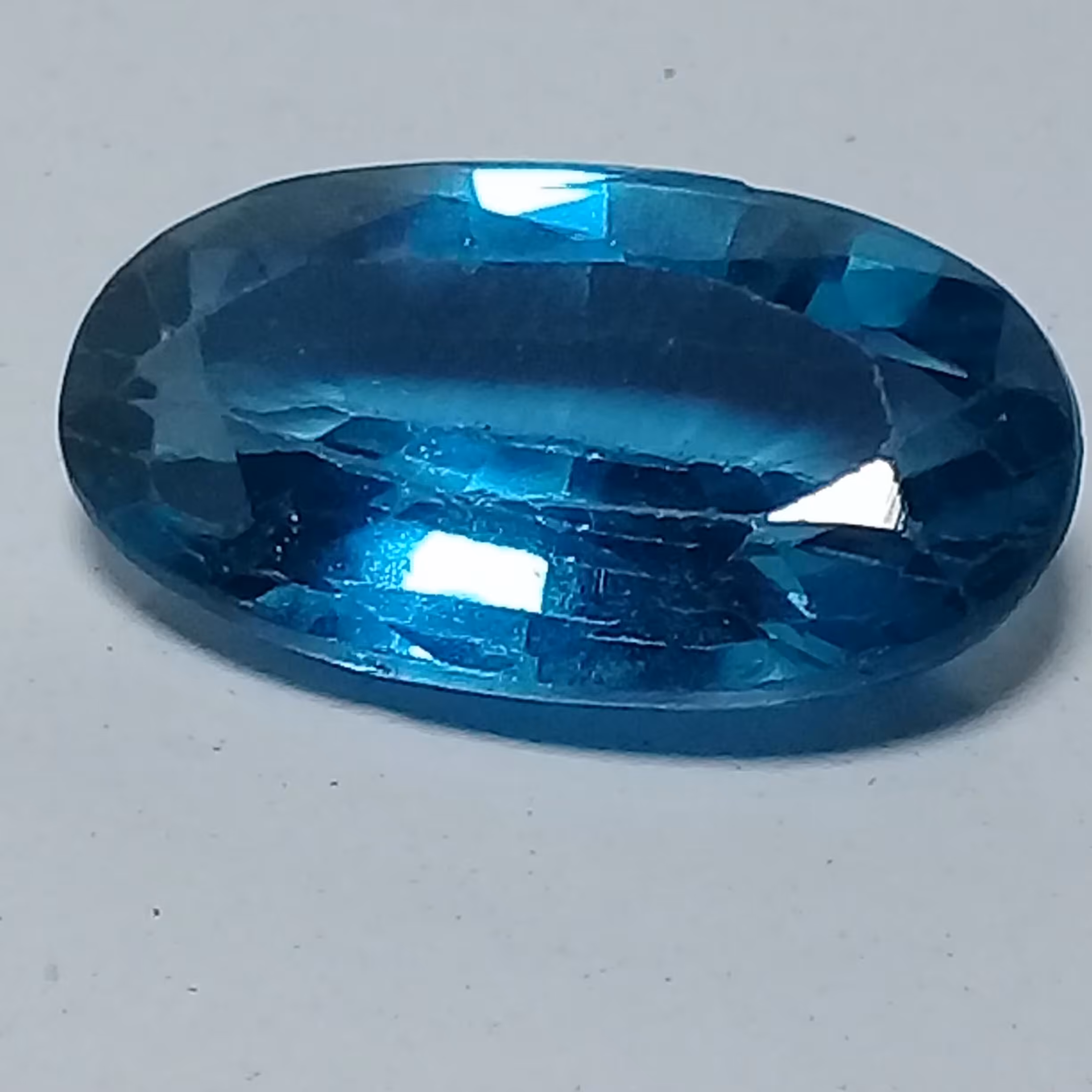 نگین 35.10 قیراط توپاز معدنی ضریب سختی  8