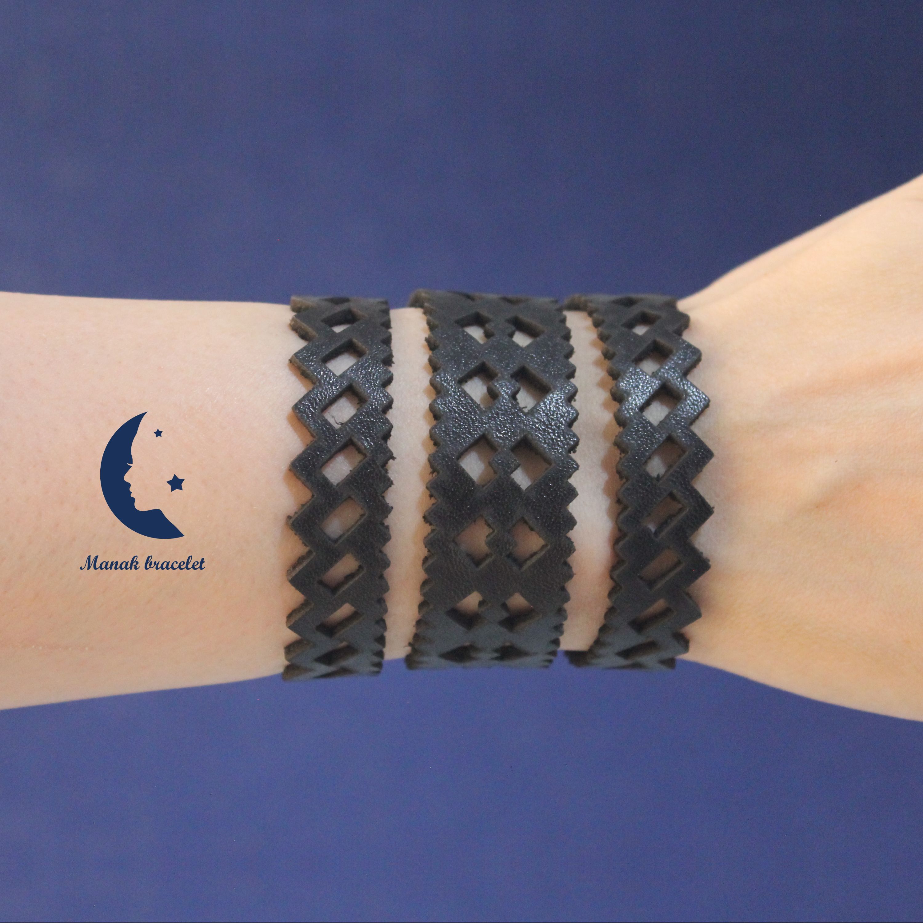 دستبند چرم طبیعی گاوی مدل M-195  