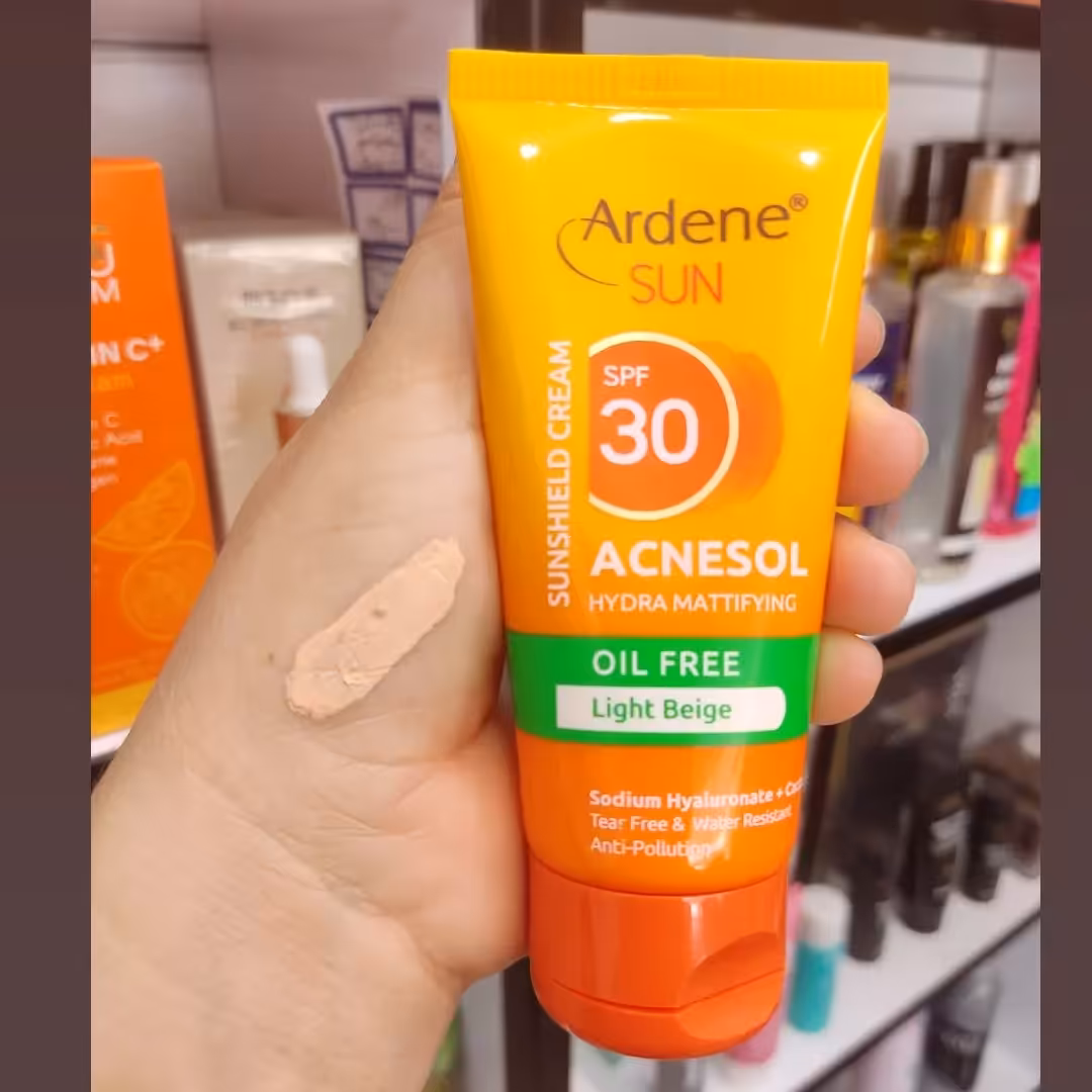 کرم ضد آفتاب آکنه سول آردن spf30بژ روشن فاقدچربی