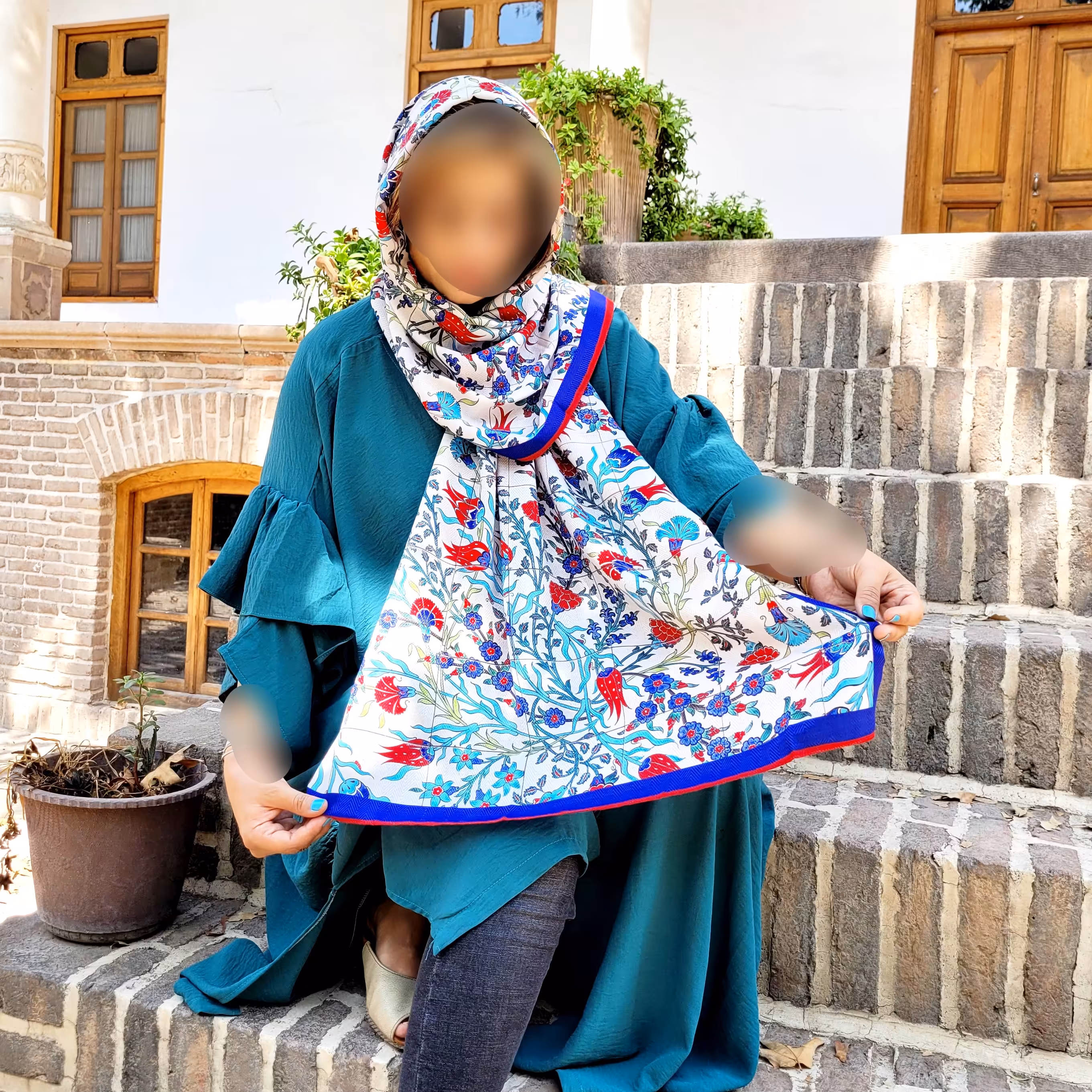 شال با طرح کاشیکاری سنتی، نخی،  بدون چروک و بدون لیز خوردن از سر، دور چرخ دوز 