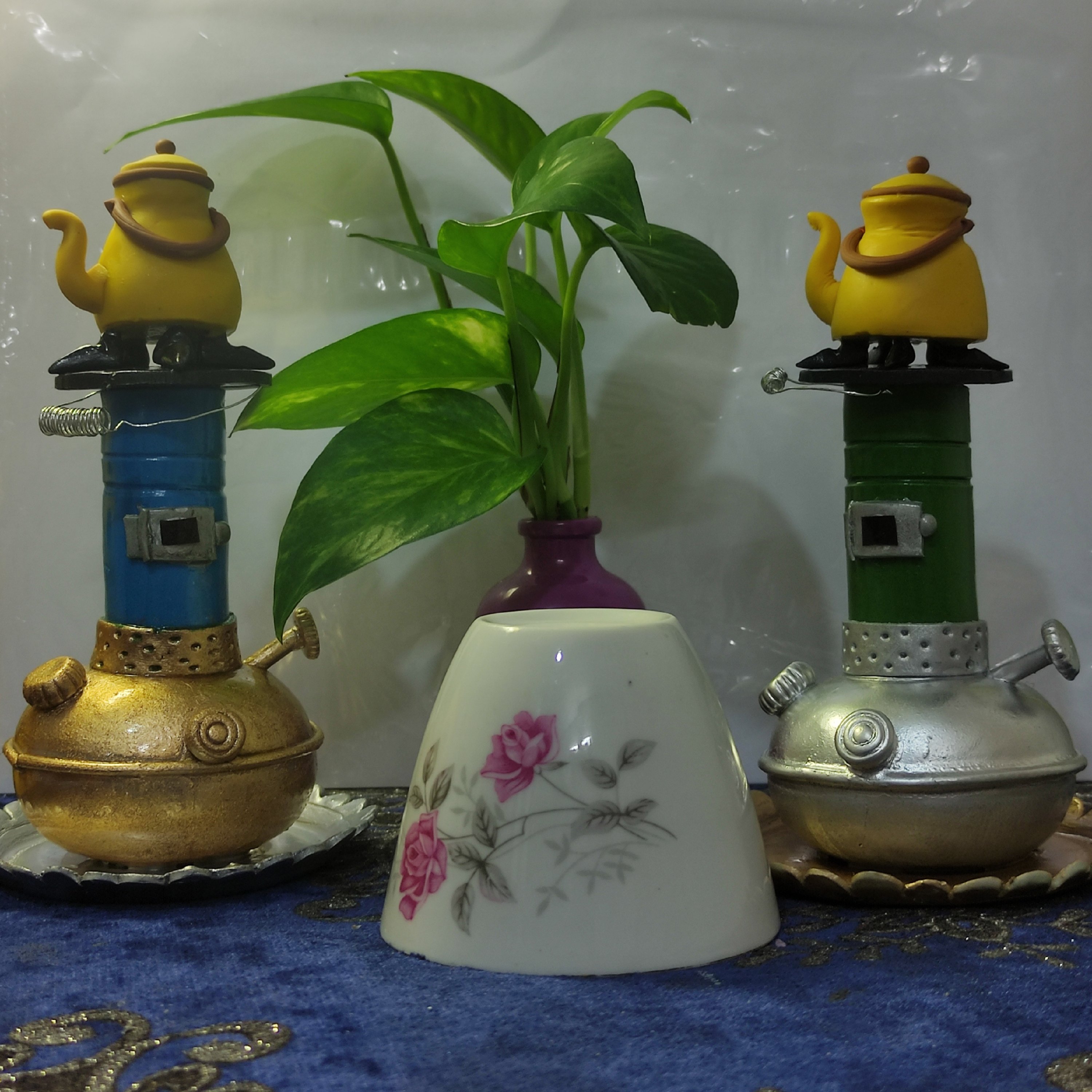 چراغ والر جنس خمیری قد15سانتیمتر رنگ طلایی و نقرهای