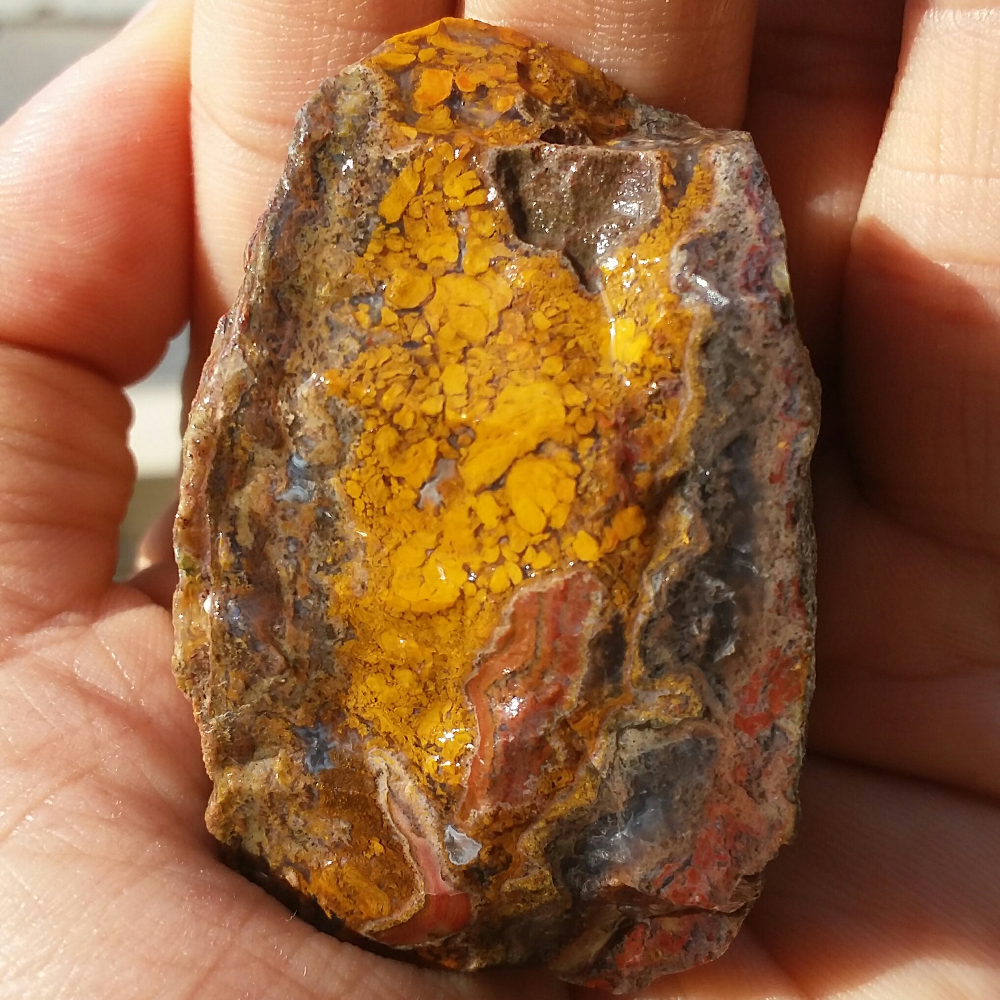 سنگ راف شجر منظره پاییزی محشر کاملا طبیعی
با قابلیت ساخت چند نگین دیدنیییی
تصویر از دو طرف نمونه خارق العاده زیبا