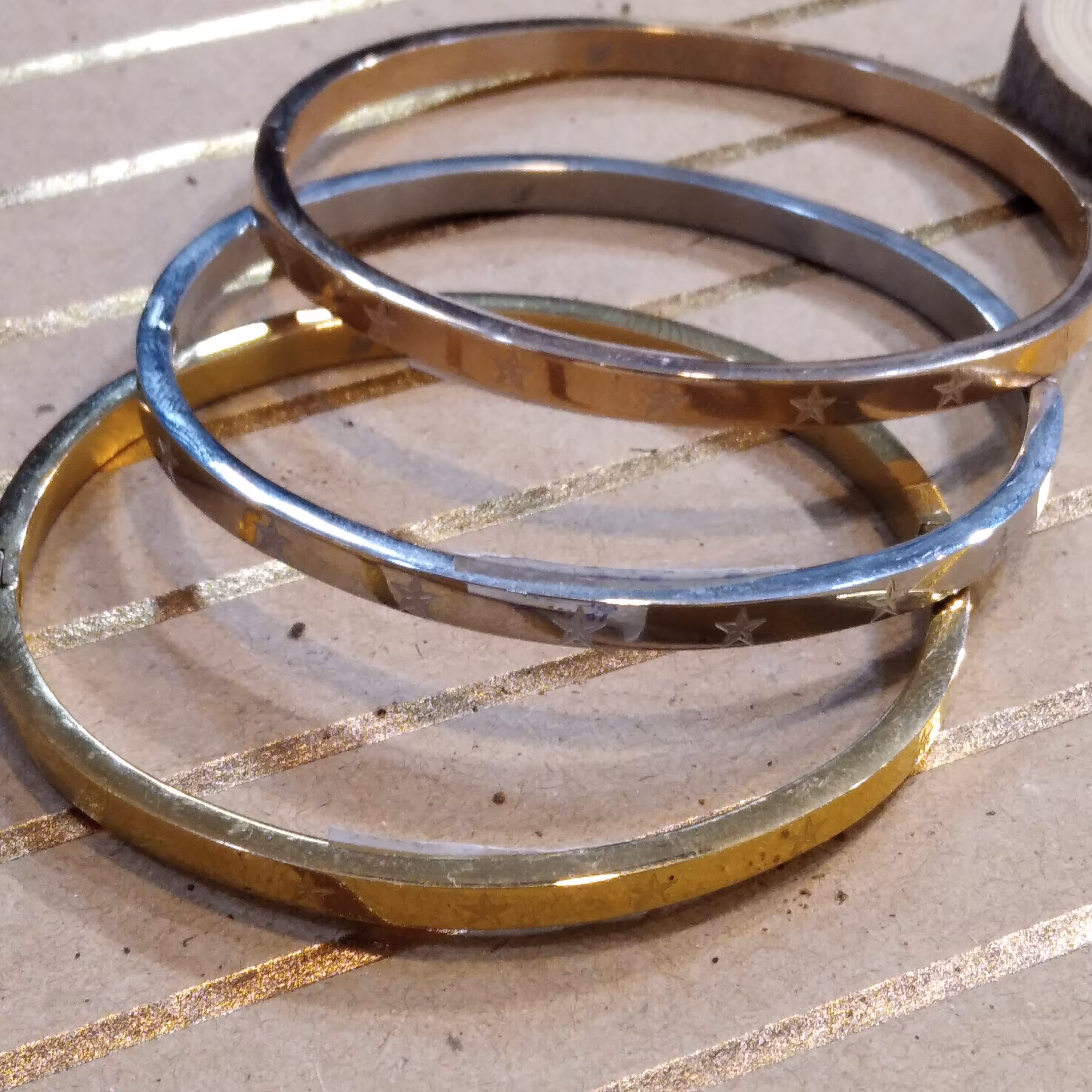 دستبند النگویی سوارسکی طرح ستاره