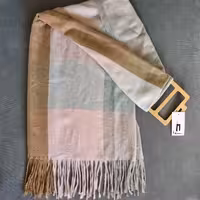 
شال پاییزه زمستانه پشمی 
برند i am آمریکا
