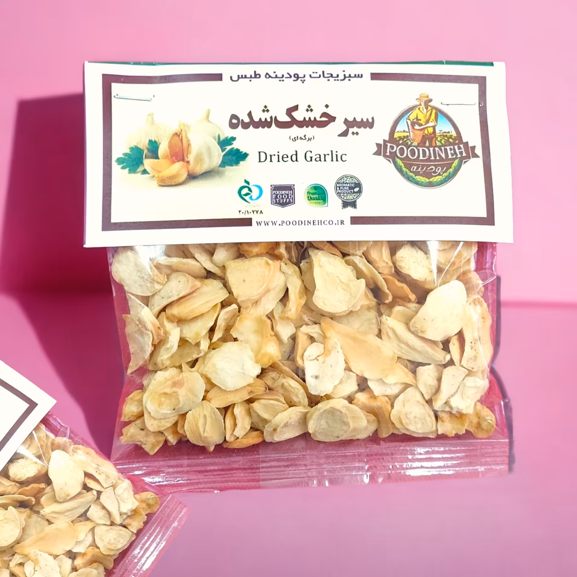 سیر خشک شده اعلای طبس در بسته سلفونی