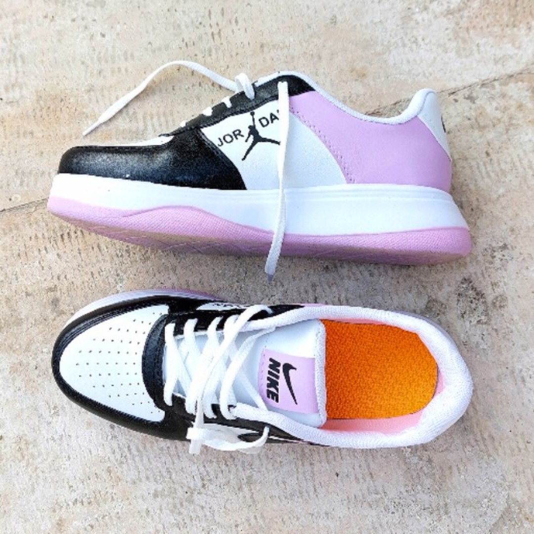 کتونی نایک زنانه جردن ملانی