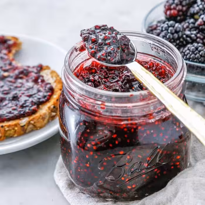 مربا تمشک خانگی باطعم ملس بسیار خوشمزه و ارگانیک کاملا بهداشتی