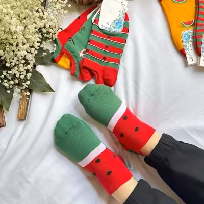 جوراب یلدا مچی در 11 طرح جذاب نخ هندی