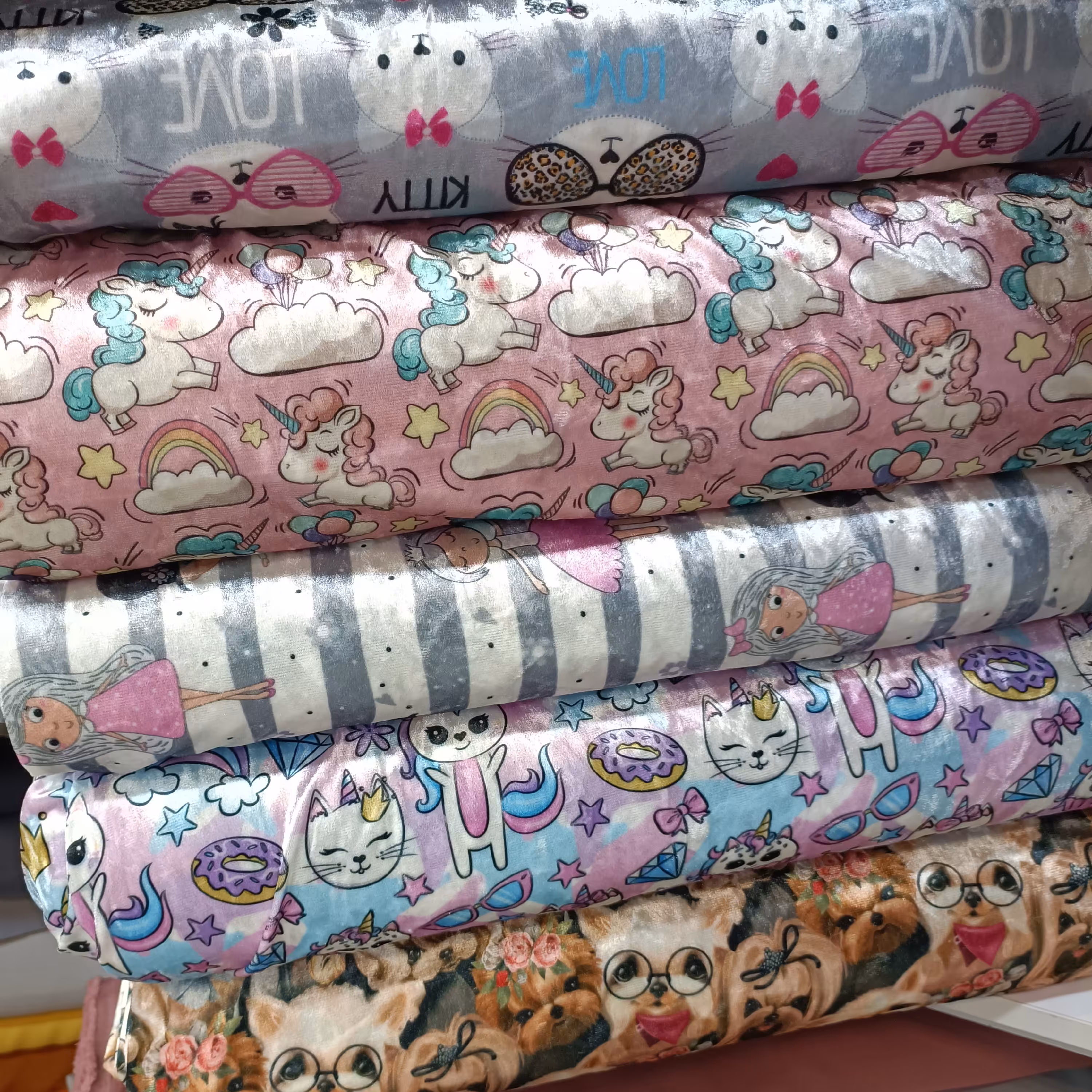  مخمل طرح دار درجه یک اعلا