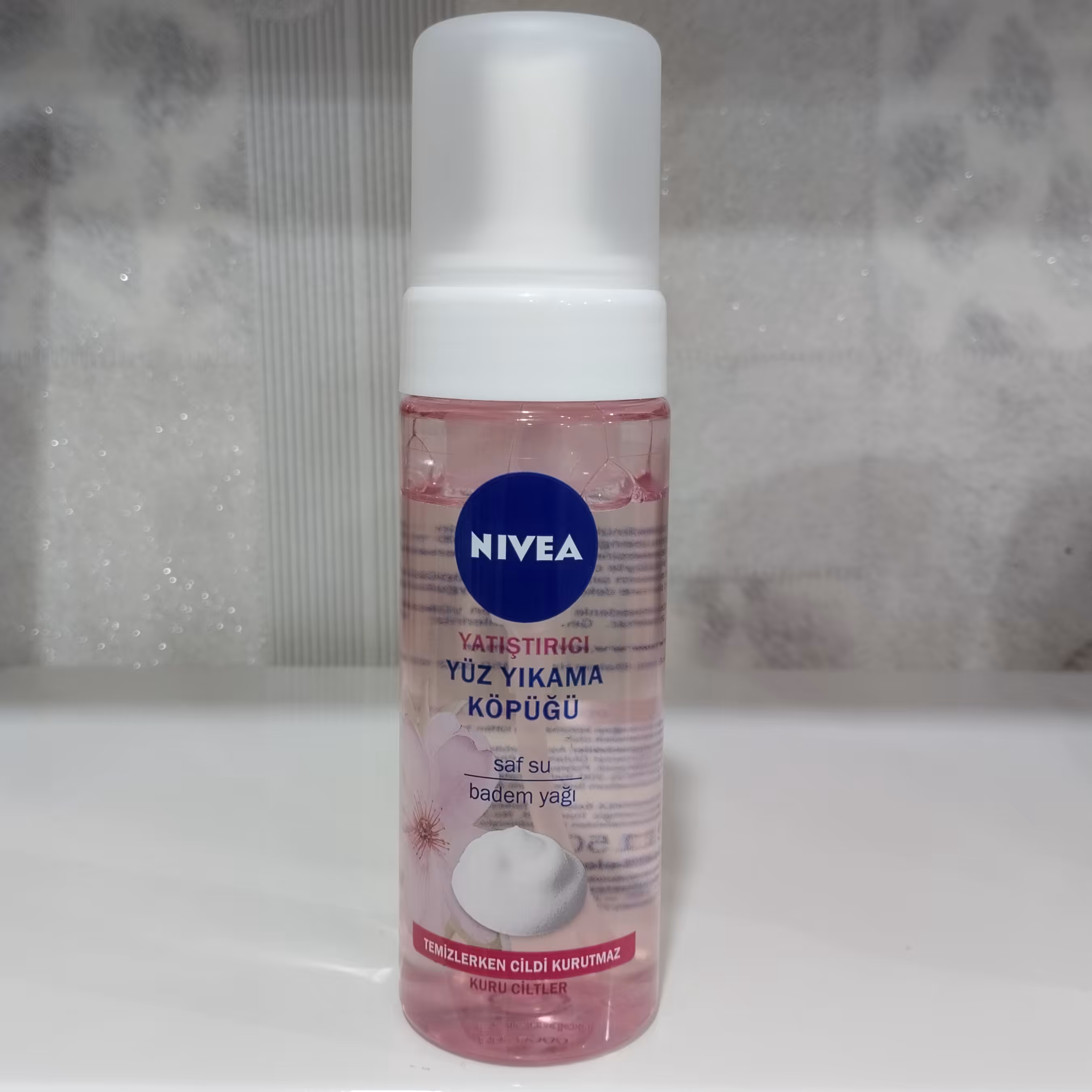 فوم شستشوی صورت نیوآ مناسب پوست خشک 150 میل

