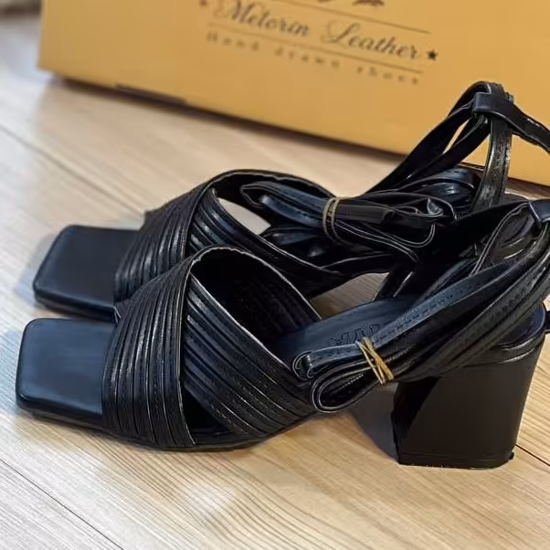 صندل تابستانی  سایز 36 تا41 زیره دافوس درجه یک  رویه چرم صنعتی درجه یک