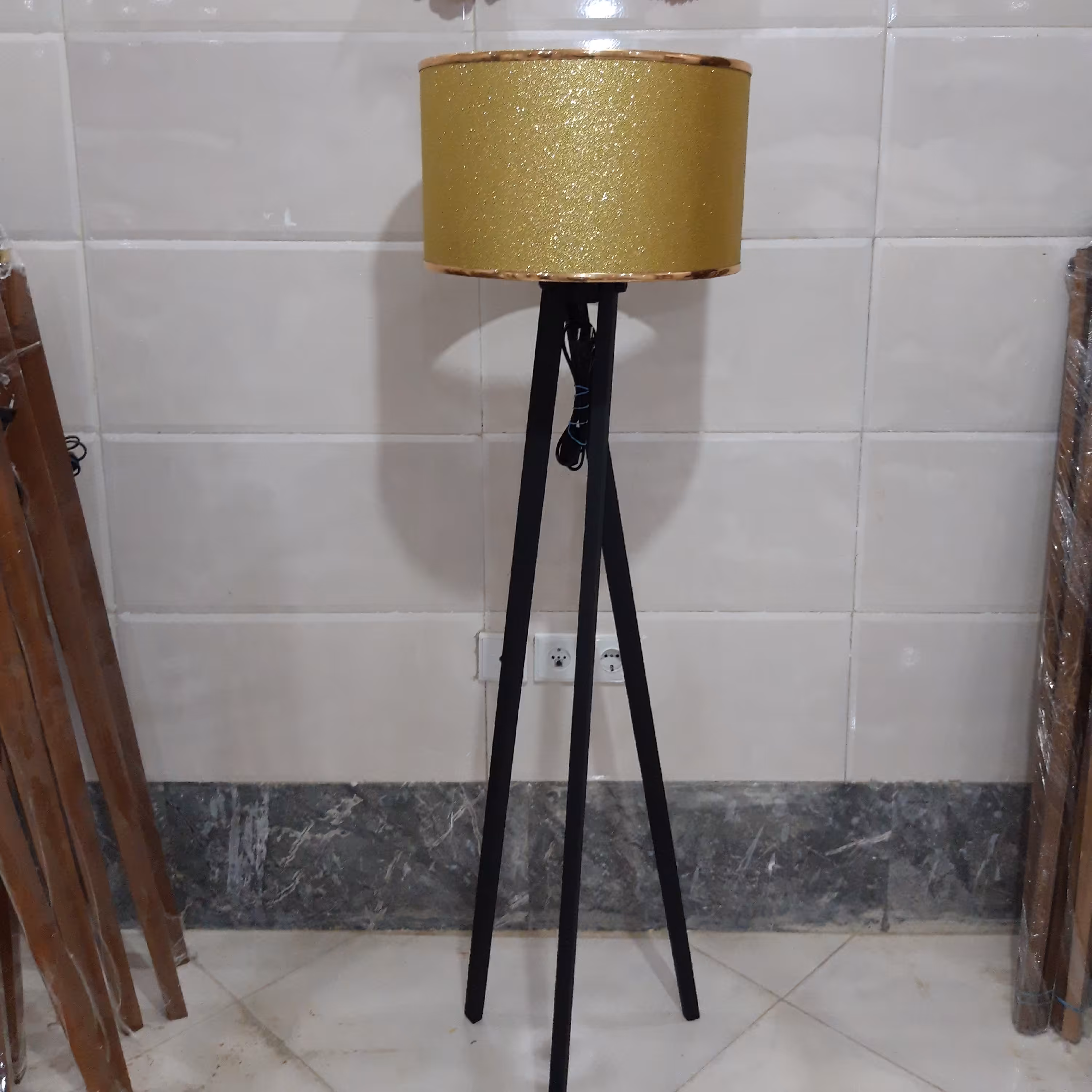 آباژور سه پایه با شید شاین 