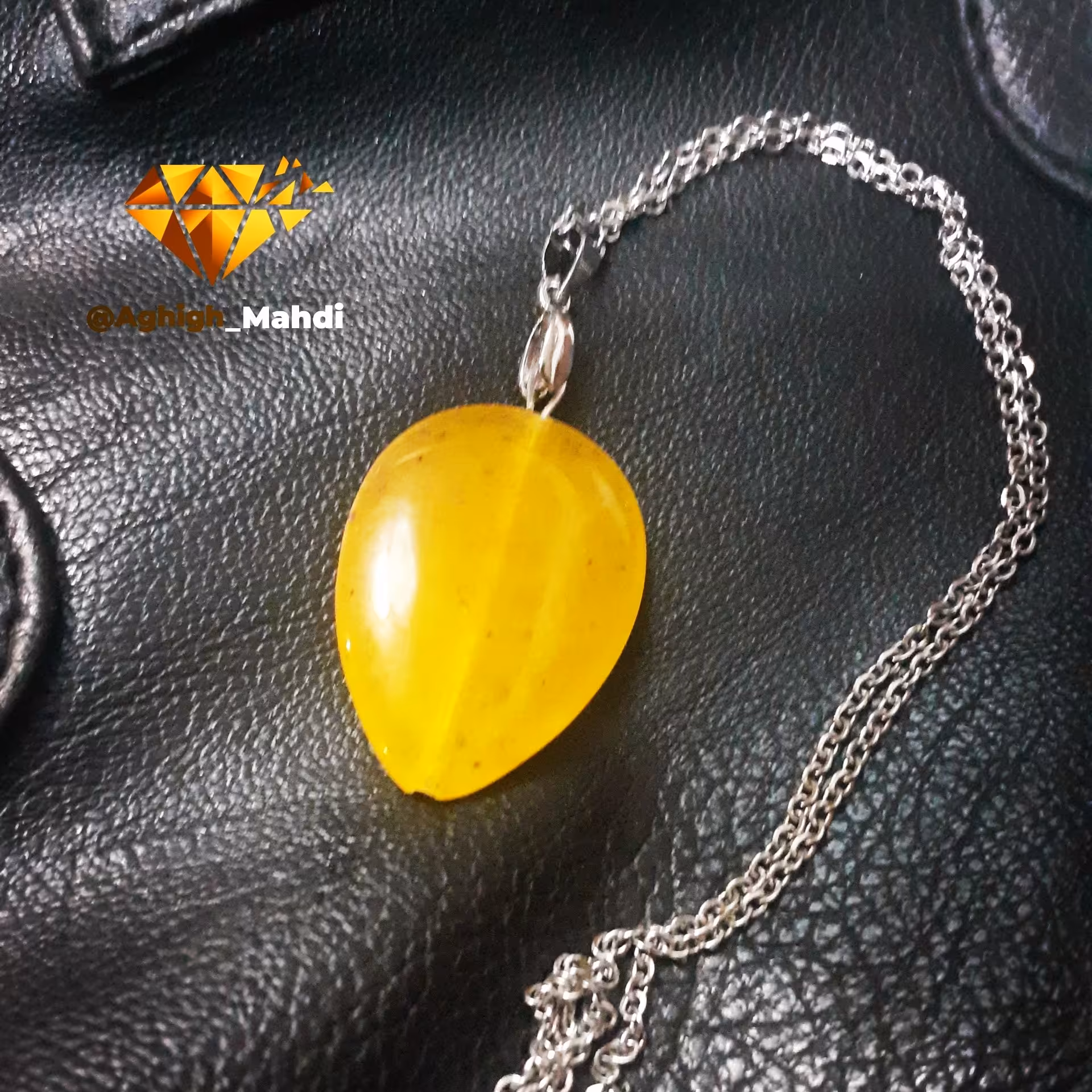 گردنبند عقیق اشک زرد