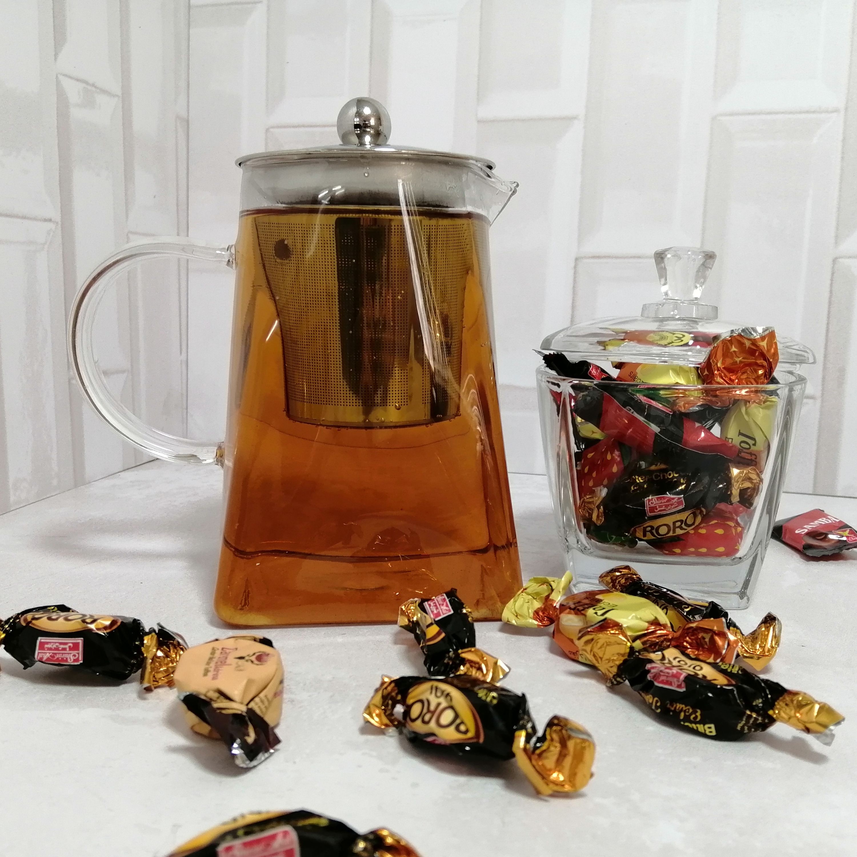 قوری پیرکس مربع 750سی سی دارای جعبه کادوئی برای تهیه چای و دمنوش دارای صافی 