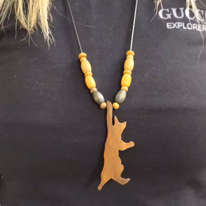 گردنبند چوبی طرح گربه آویزون ( بسیار با مزه )