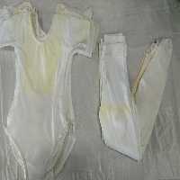 حراج 7 عدد لباس و 4 عدد شلوار استرج ژیمناستیک دخترانه (لباس ها دور رنگ شده)