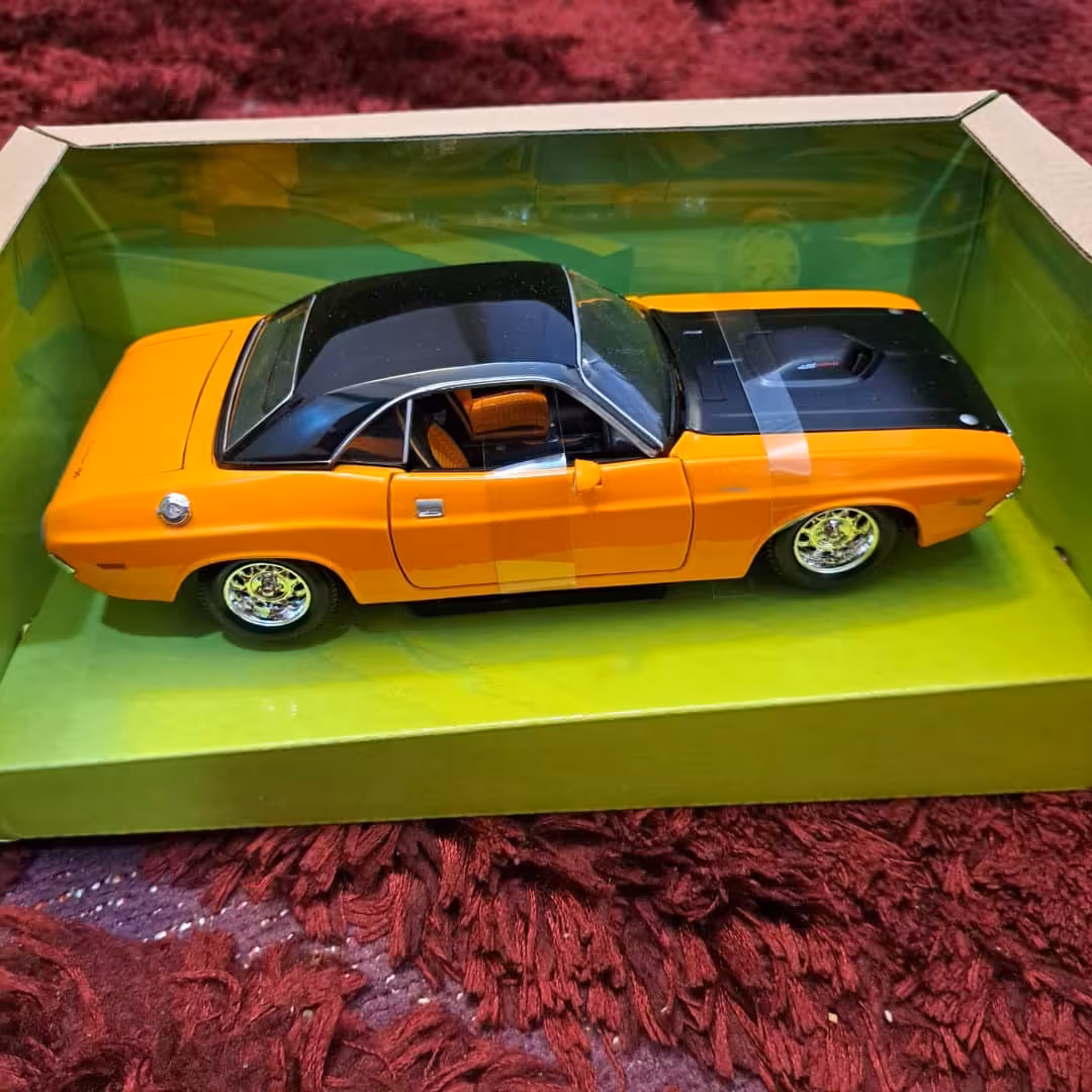 ماکت دوج چارجر art 1970  فلزی در بازشو مقیاس 1.24 طول 20 سانت دارای جعبه