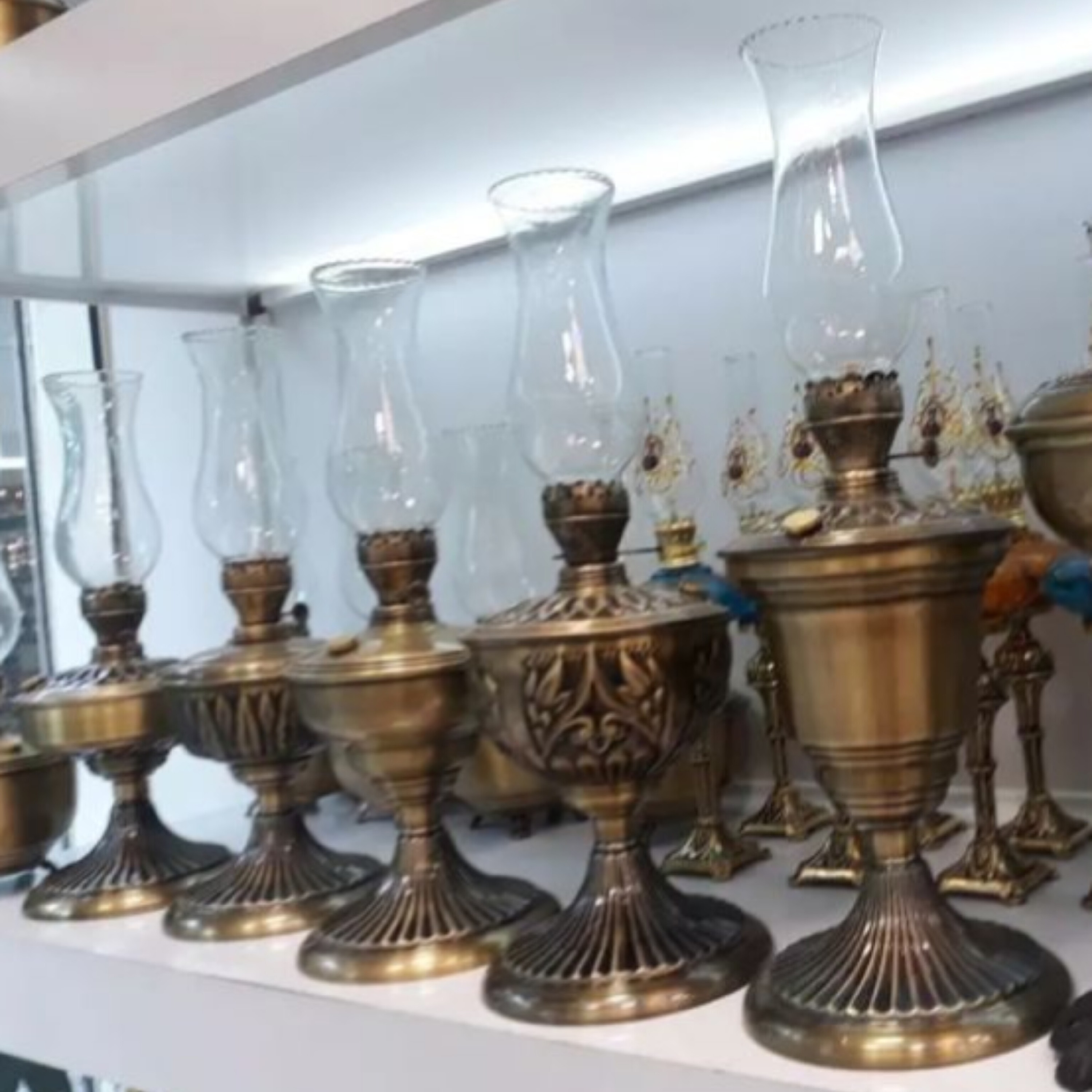 چراغ گردسوز با کیفیت بسیار بالا کاملاً کاربردی و قابل استفاده نفت سوز با سطح کیفیتی درجه یک و با رنگ ثابت و بسیار زیبا