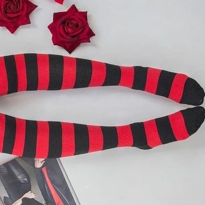 جوراب بالا زانو مدل راه راه قرمز مشکی پهن