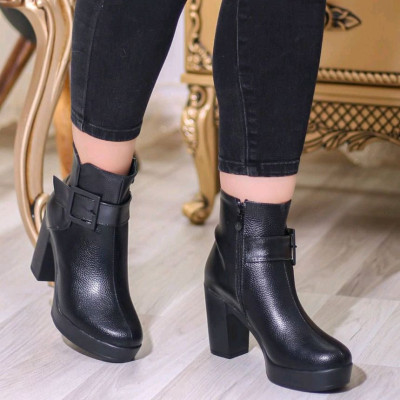 نیم بوت پاشنه دار