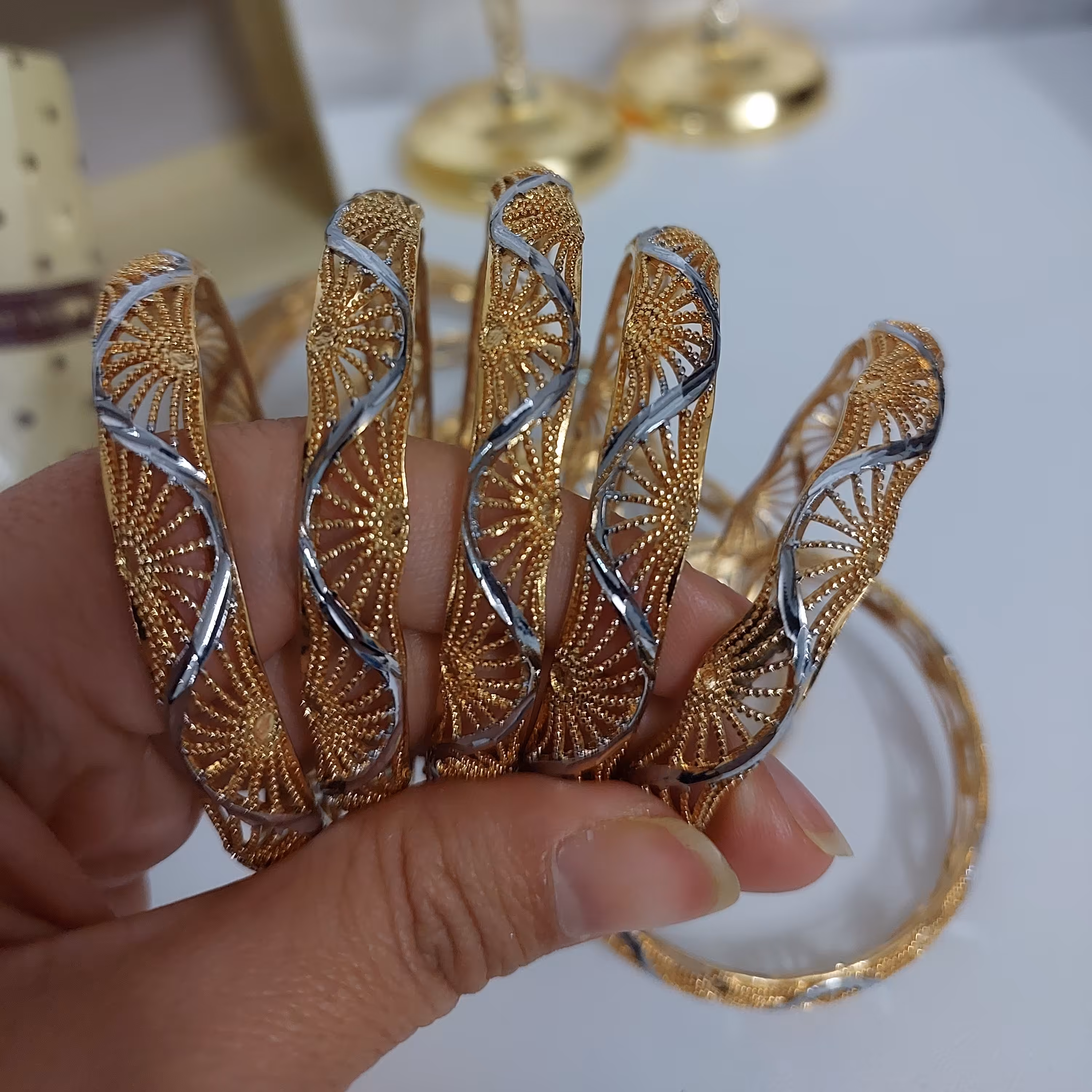 النگو توری نقره ای طلایی موج دار مشابه طرح طلا(سایز1و2)