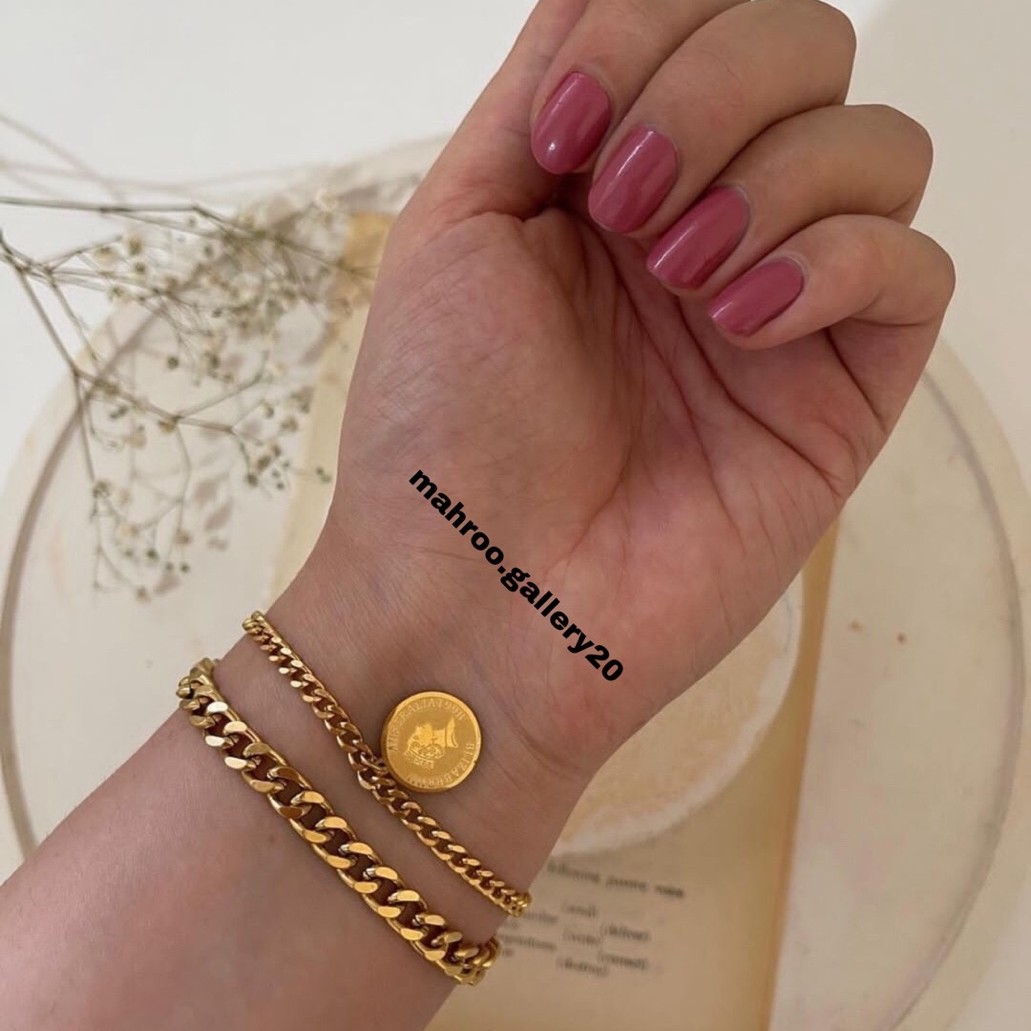 دستبند کارتیر  تمام استیل دولاین تراش با پلاک الیزابت طلایی رنگ ثابت با طلا مو نمیزنه