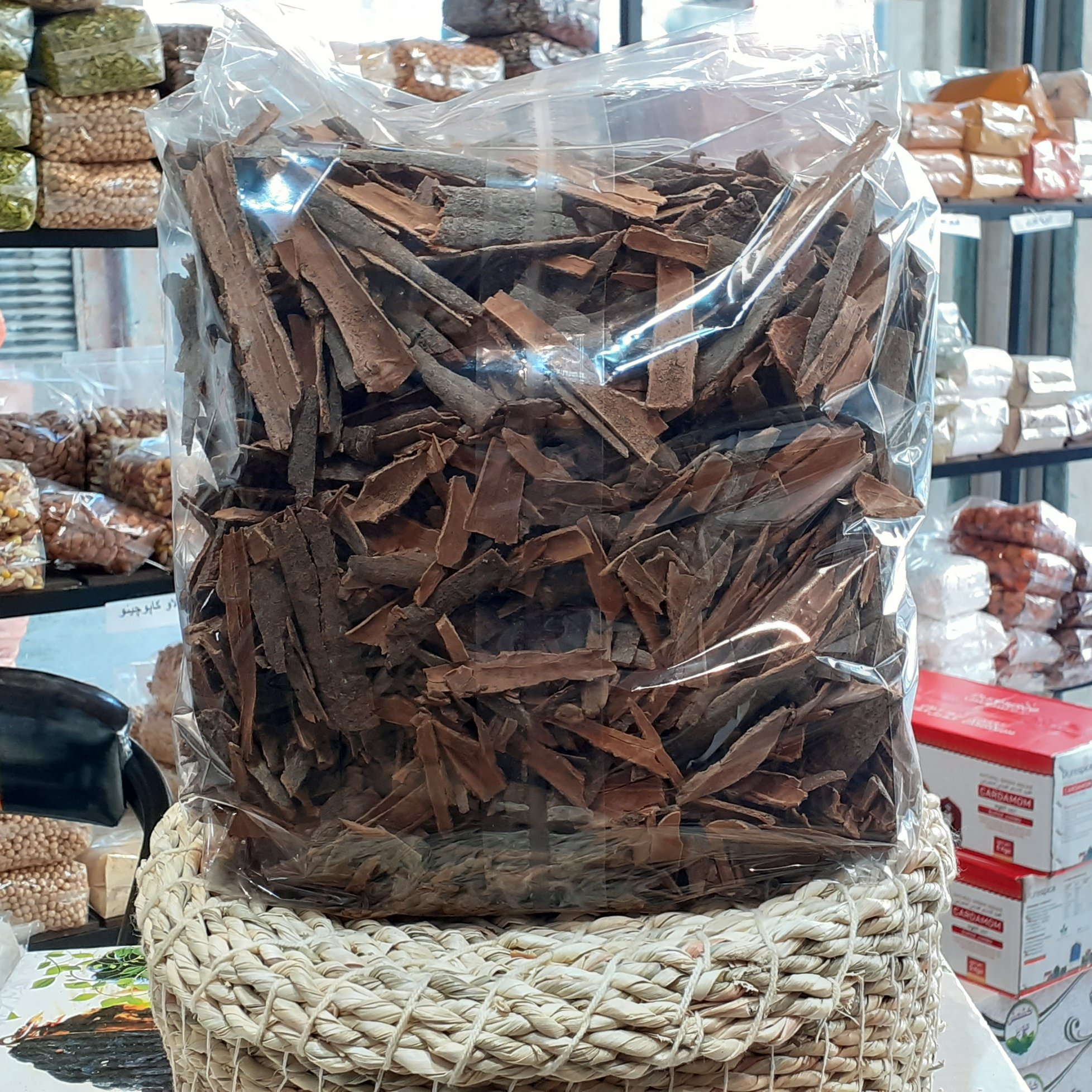 چوب دارچین گل سرخی نیم کیلویی 