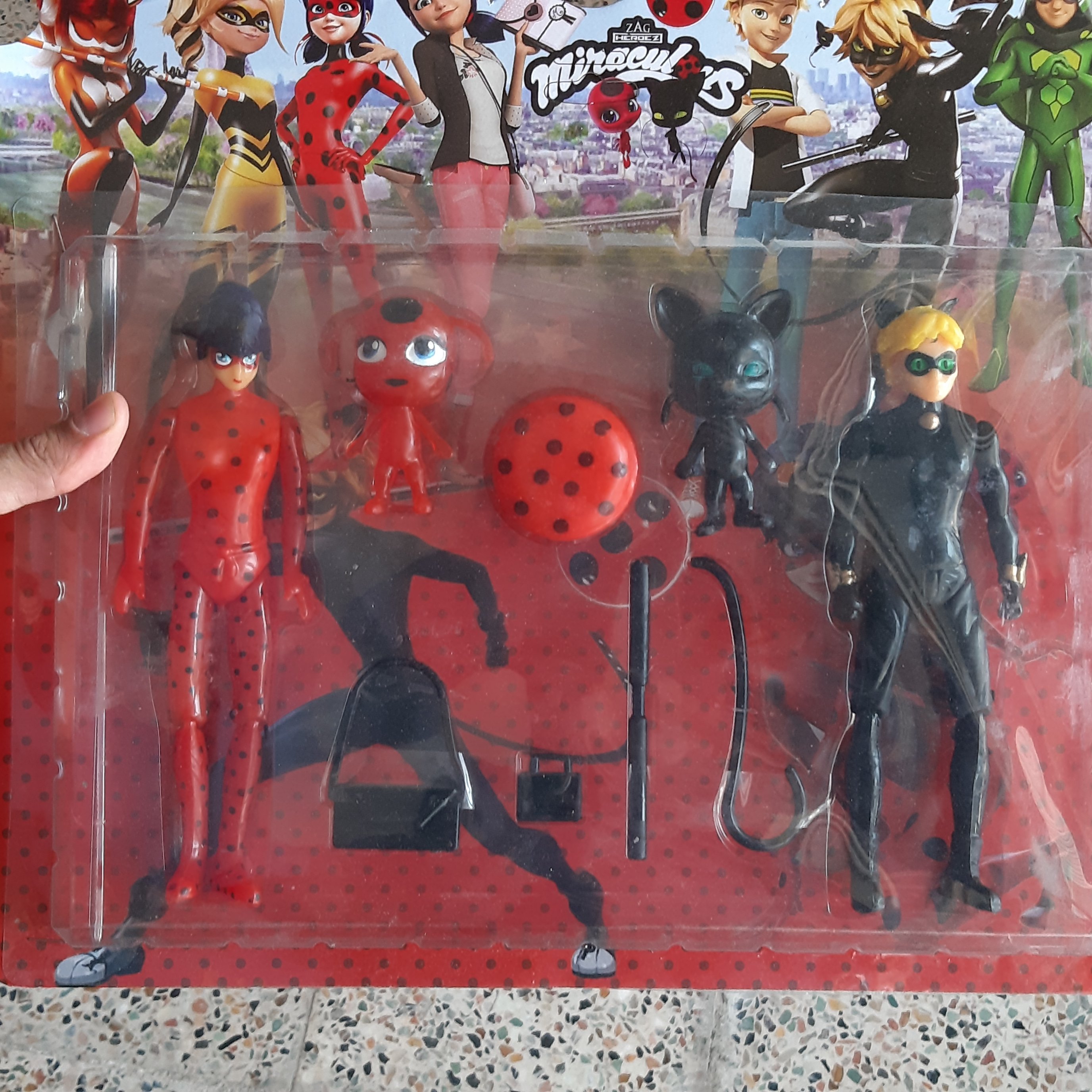 دختر کفشدوزکی و پسر گربه ای