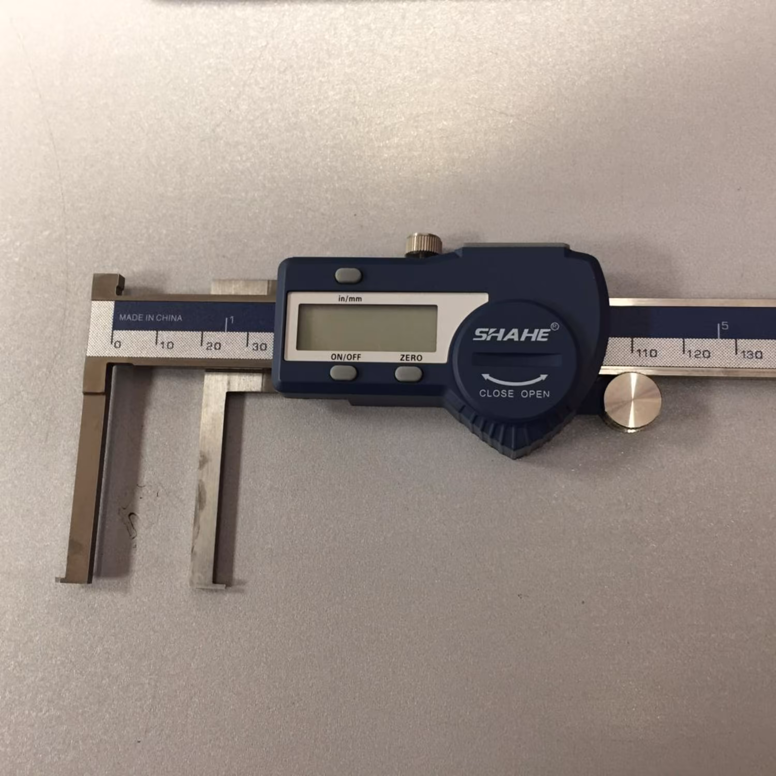 کولیس دیجیتال فک خارج 30cm برند SHAHE عایق رطوبت و حرارت IP54 ساخت کشور چین 