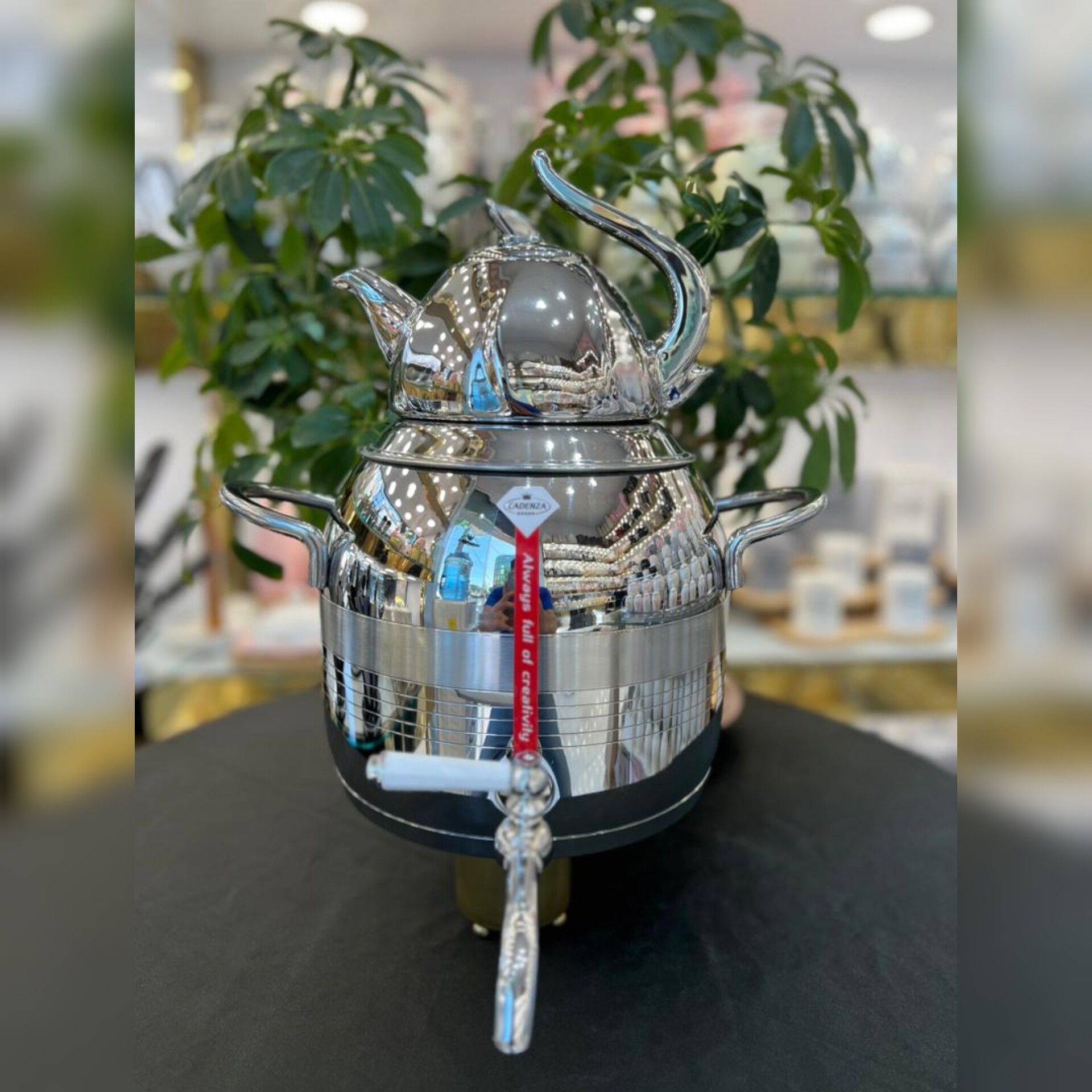 کتری قوری تمام استیل طلایی و نقره ای
ورقه ضخیم یک ممیز دو و بسیار باکیفیت
قوری چینی