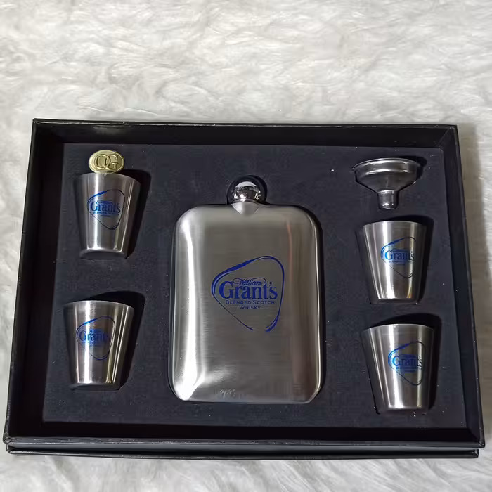 ست بطری فلزی کادویی نقره ای رنگ با جعبه کادویی