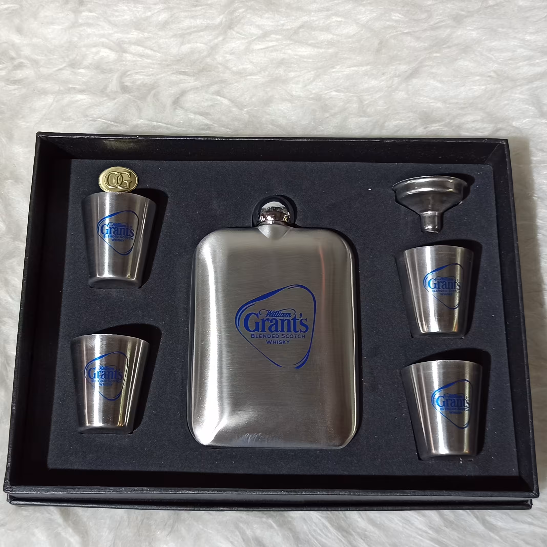 ست بطری فلزی کادویی نقره ای رنگ با جعبه کادویی