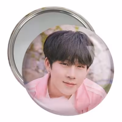 آینه جیبی خندالو مدل جوهان گروه مانستا اکس MONSTA X کد 21126