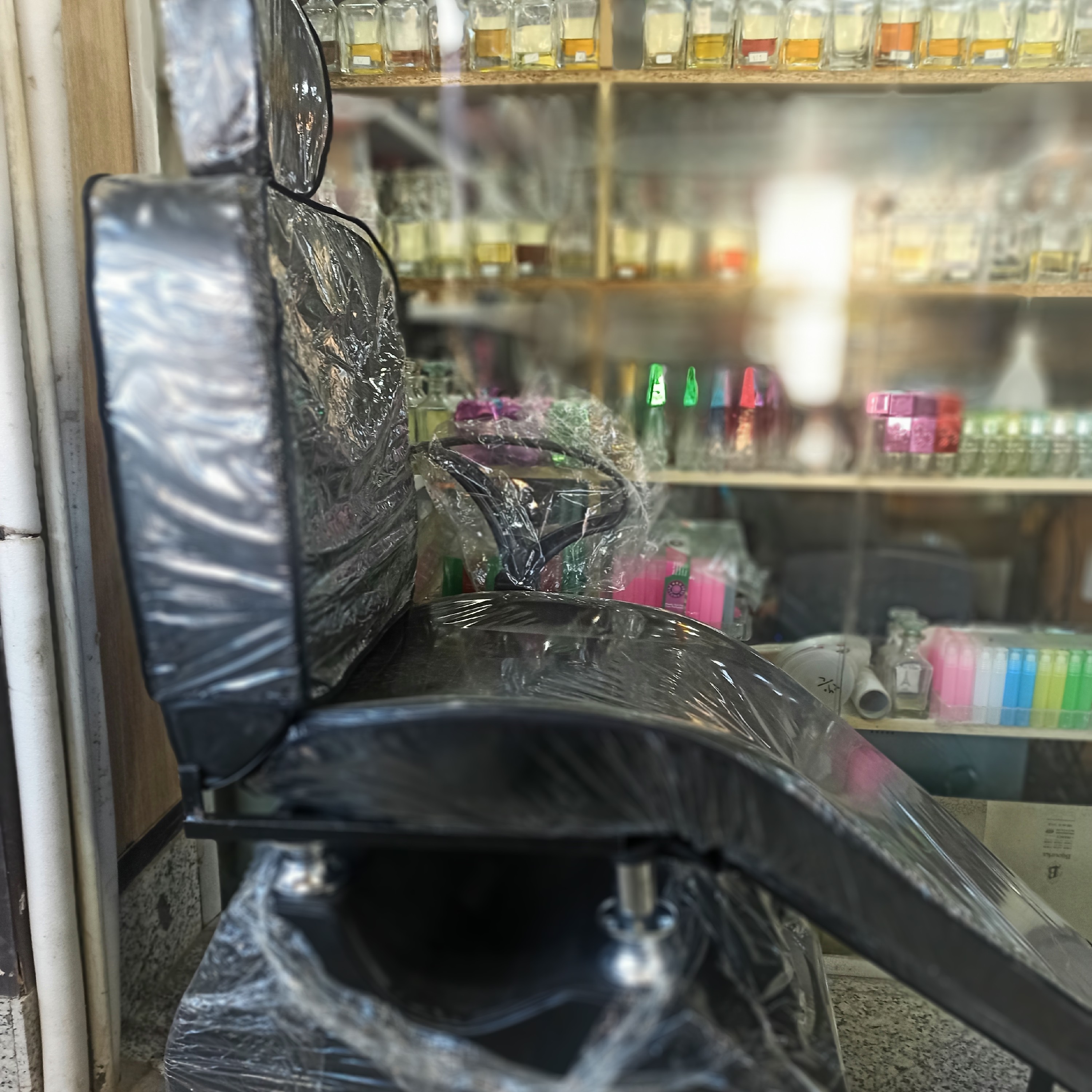 صندلی آرایشگاهی طرح برقی زنانه جنس بدنه فوم سرد درجه یک 