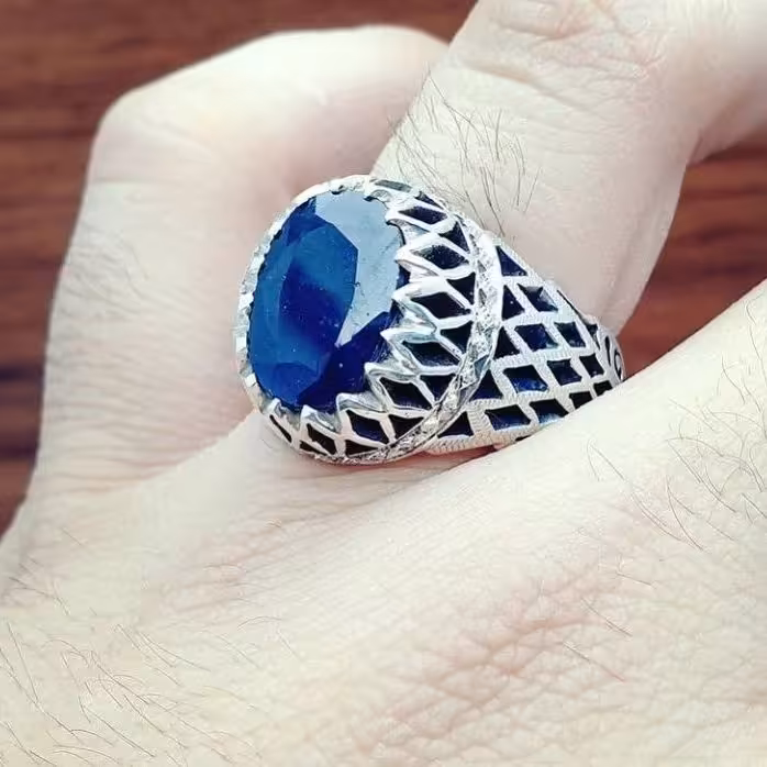 یاقوت کبود اصل و معدنی درجه یک با رکاب تمام دستساز شبکه کاری