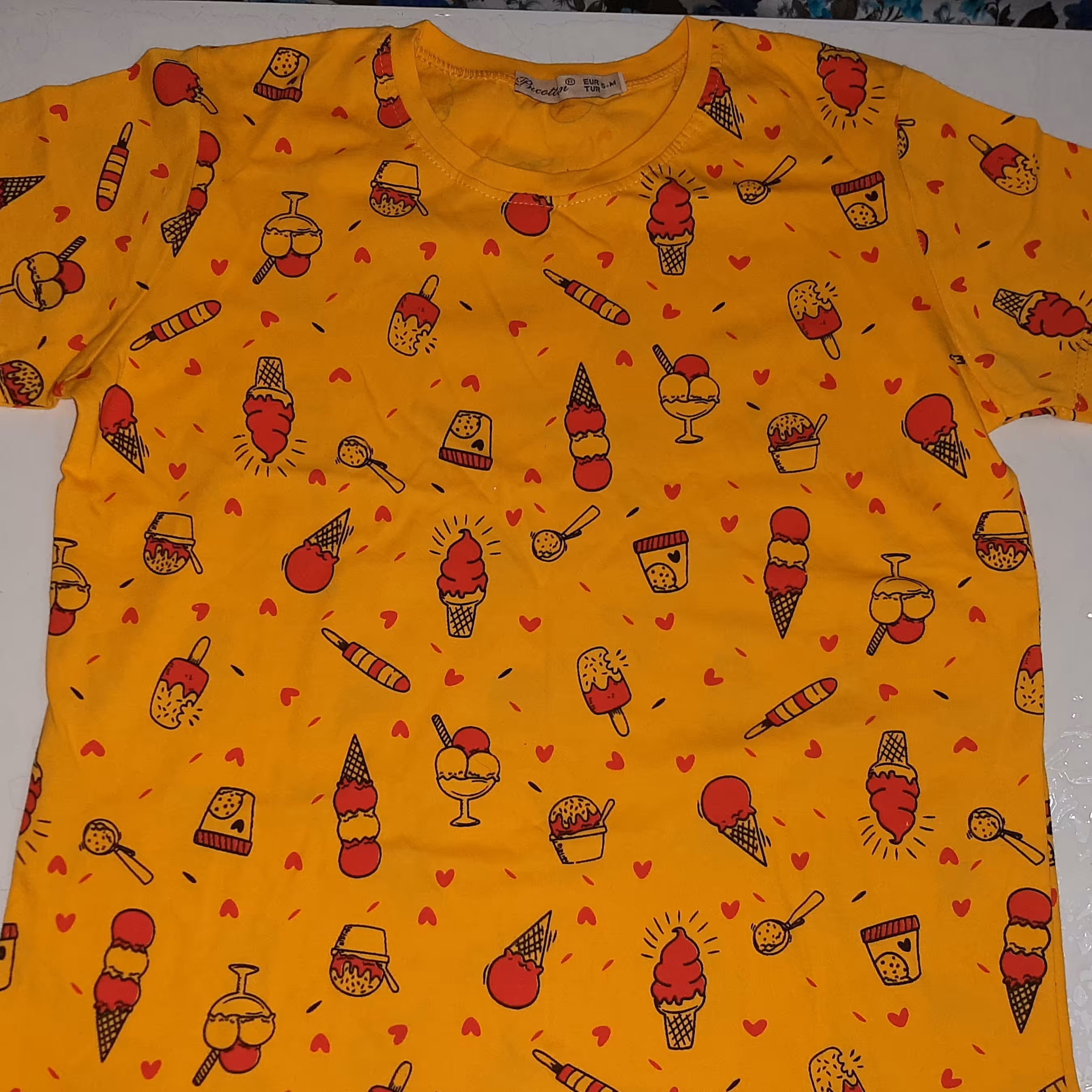 تیشترت تمام چاپ بستی سایز مدیوم و اسمال مناسب نوجوانان جنس پنبه تک رنگ