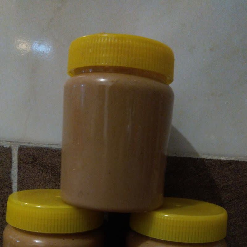 کره بادام زمینی درجه یک خالص ظرف نیم کیلویی
