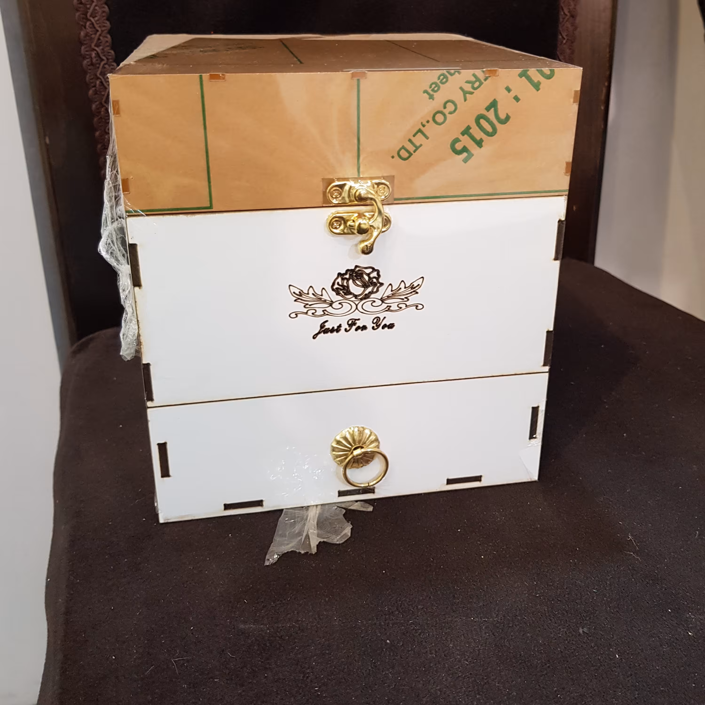 باکس چوبی  و پلکسی مناسب هدیه