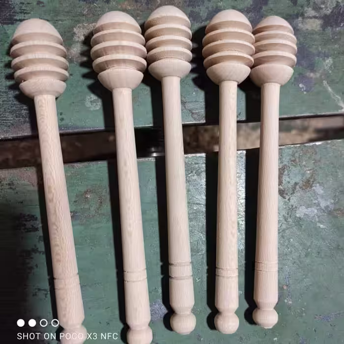 قاشق عسل چوبی