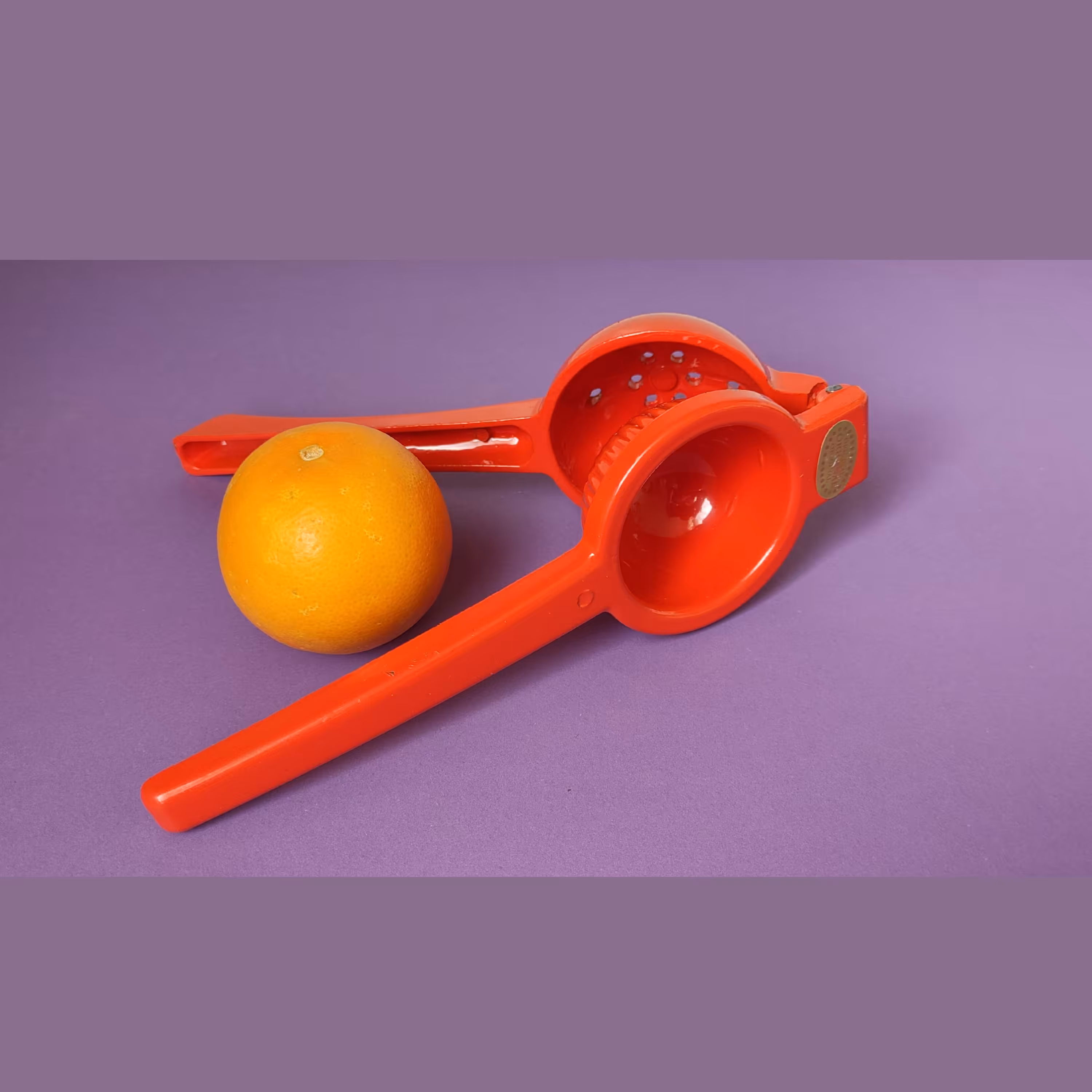 آب پرتقال گیری دستی، رنگ نارنجی 