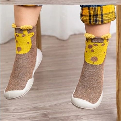 کف جورابی اسپرت خاص ساق بلند طرح زرافه