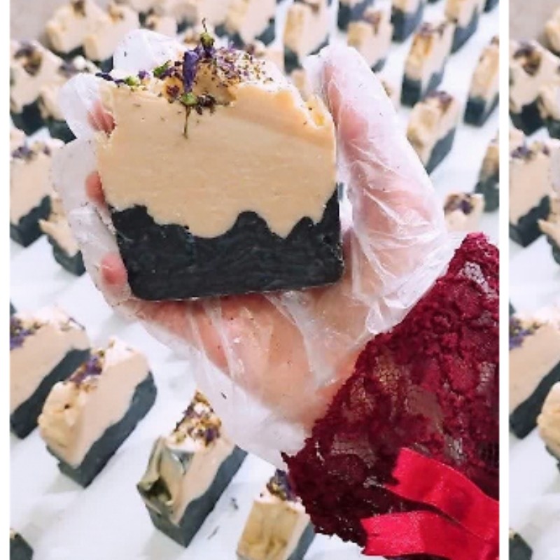 صابون ترکیبی سفید آب ذغال مناسب برای انواع پوست چرب خشک نرمال