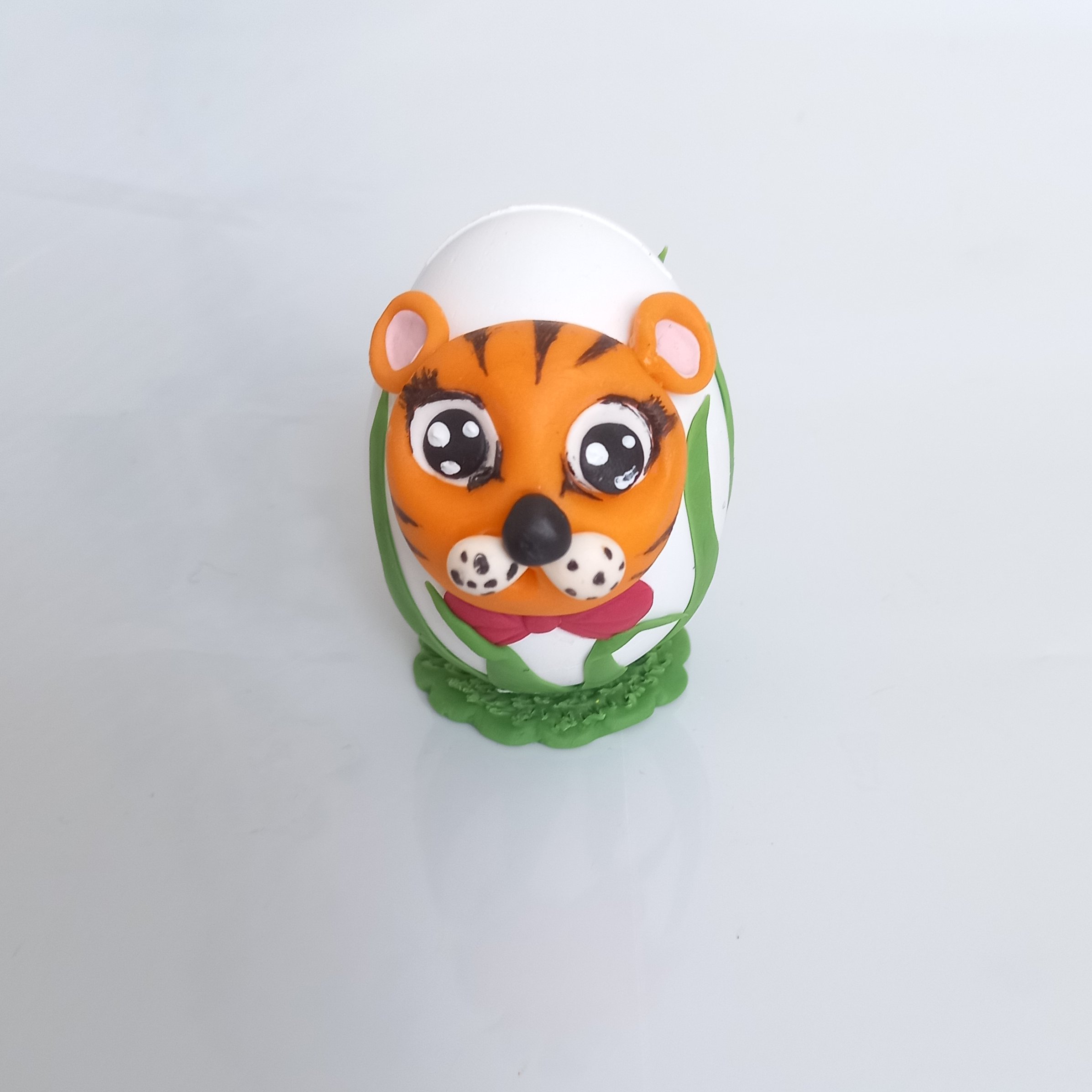 تخمرغ،  طرح ببر، جنس تخمرغ پلاستیک، تزئینات روی آن خمیر ایتالیایی